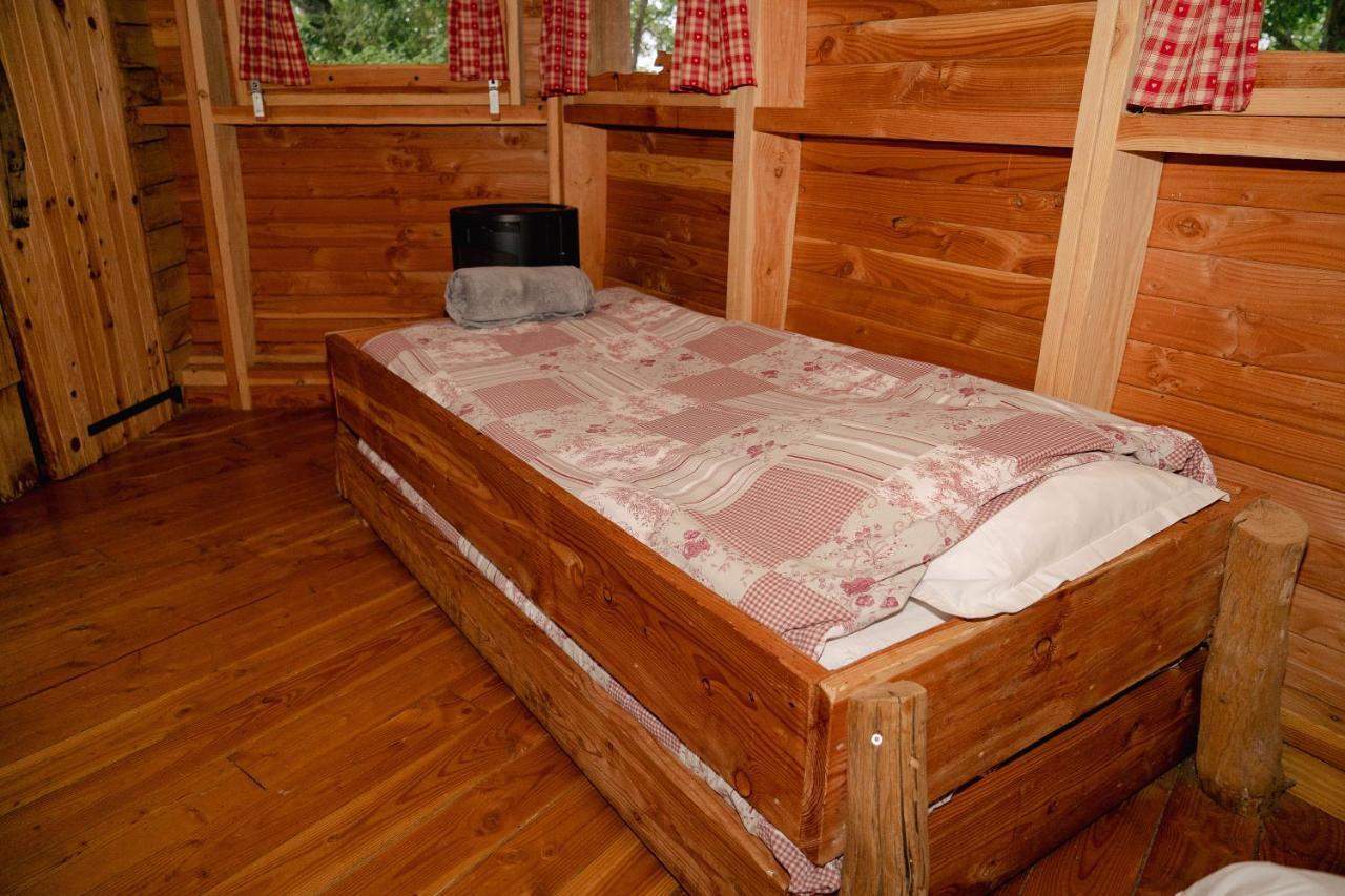 Saint-Hilaire-en-Morvan Cabane Perchee Dans Les Arbres מראה חיצוני תמונה